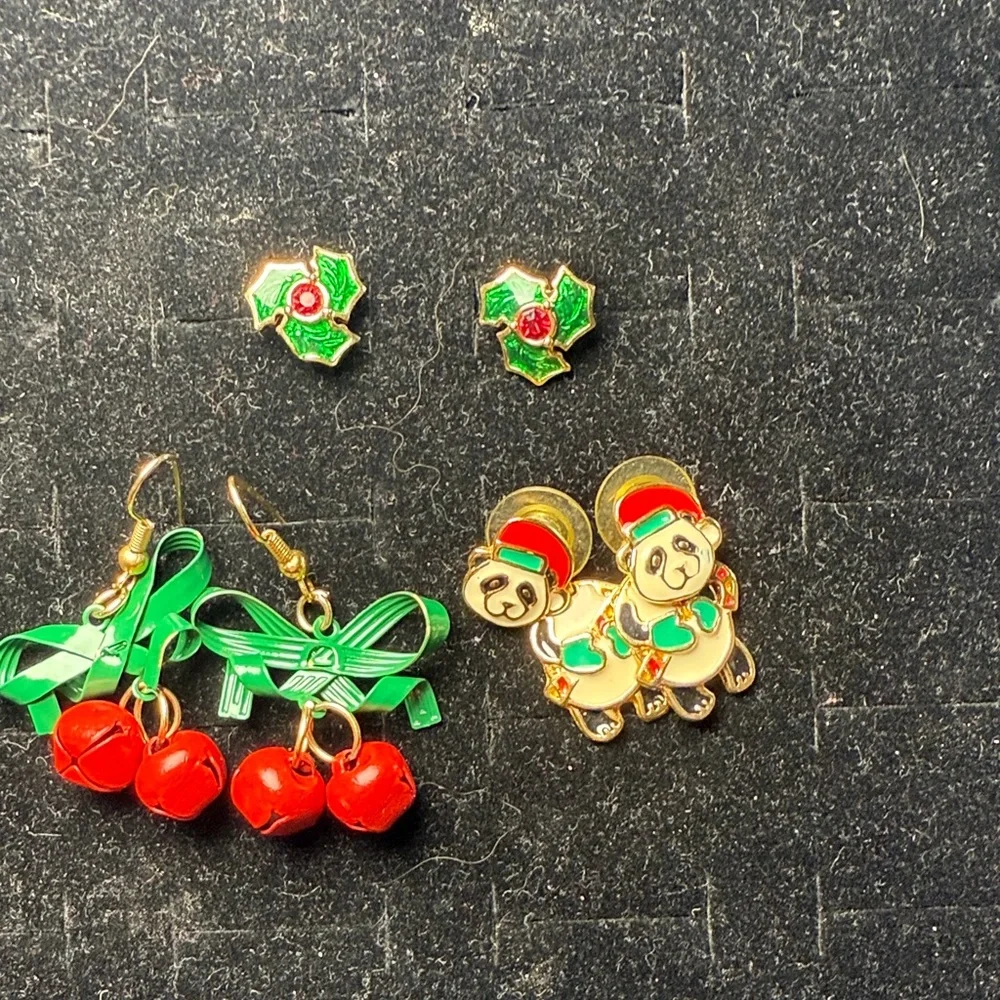 Bundle Vintage‎ Festive Green and Red Earrings Set